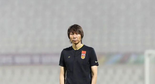除了战机缠斗、航母沉没，《决战中途岛》还还原了决定日美双方无数士兵生命的情报破译工作